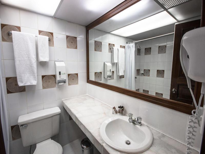 Hotel Presidente كوينكا المظهر الخارجي الصورة
